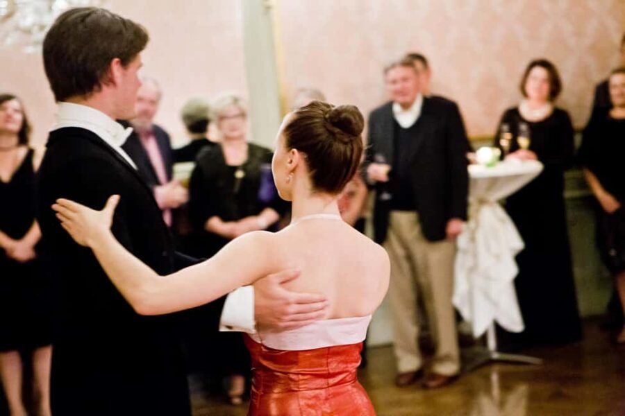 Vienna: Viennese Waltz Workshop for Couples - Learn the Viennese Waltz in a Historic Ballroom Setting