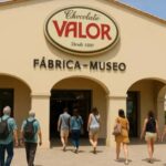 Villajoyosa: Visit the Chocolate Factory and the town by van from Alicante - Tasting Delicacies and Local Products
