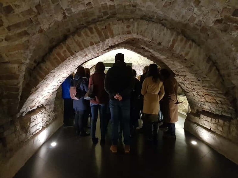 Vilnius: 2.5-Hour Private Catacombs Tour - Meeting at Vilnius Cathedral: Starting the Underground Adventure