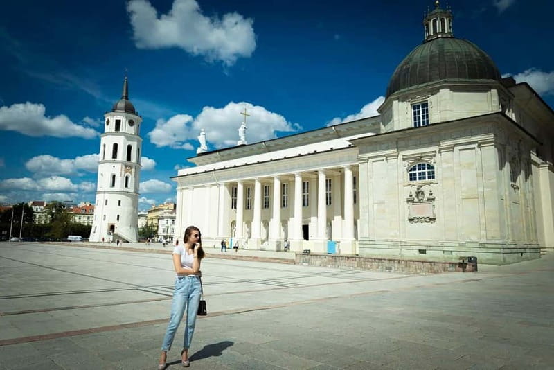 Vilnius Private Photoshoot Tour - Scenic Photo Stops at Holy Trinity and Saint Casimir