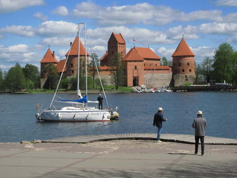 Vilnius: Trakai Tour with Audio Guide and Minibus Transfers - Exploring Trakai’s Historic Old Town at Leisure