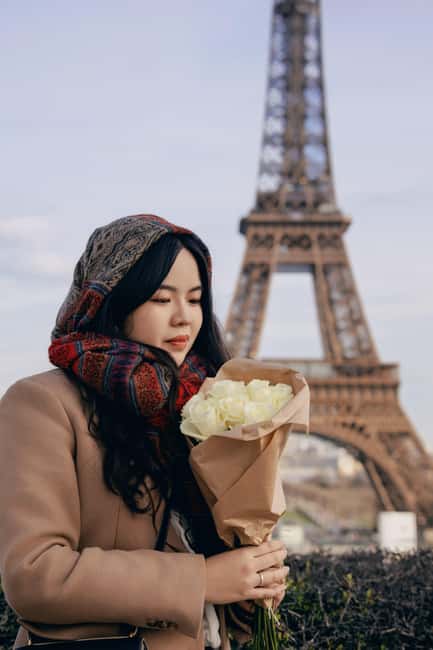 VIP Private PhotoShoot - Paris, Eiffel Tower - Customizable Location Choices for Your Photo Session