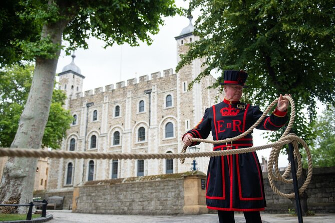 VIP Tower of London and Crown Jewels Tour with Private Beefeater Meet & Greet - Skip-the-Line Access and Meeting Arrangements at London’s Heart