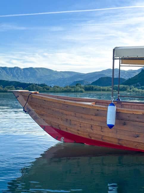 VirpazarSkadar Lake: 2h cruise on a traditional wooden boat - Navigating the Narrow Channels of the Crmnica River