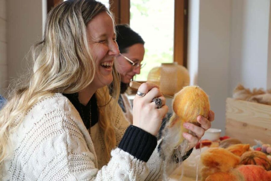 Visit an alpaca farm and create a small wool object near Lyon - Comparing Similar Experiences in the Region