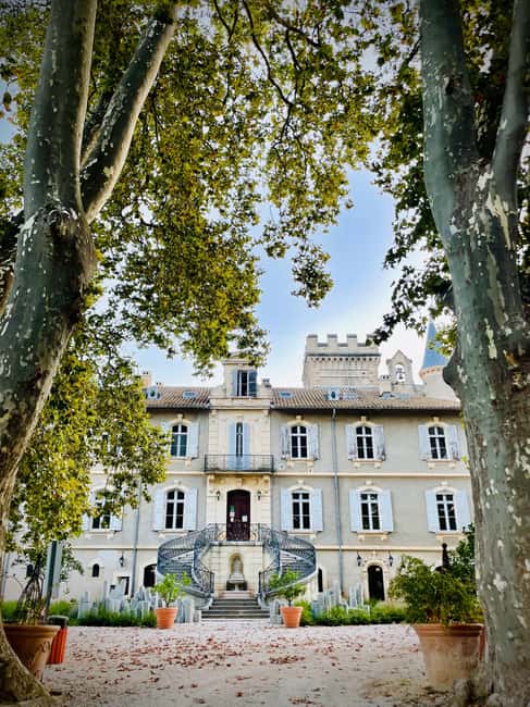 Visit and tasting - The essential - The Location and Setting of Château Capion in Occitanie