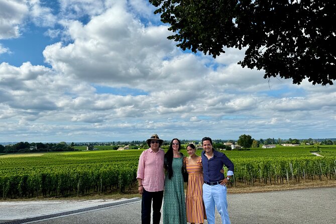 Visit Saint-Emilion and Pomerol:Vineyards, lunch and tastings included - Tasting Wines in a Select Shop in Saint-Emilion