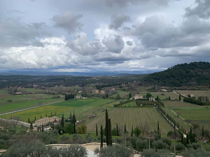 Visit the most beautiful villages of the Luberon in Provence by minibus! - Discovering Perched Villages and Fortified Sites