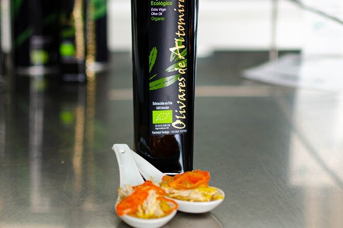 Visit to the oil mill with EVOO experiences in Cuenca - Tasting the Extra Virgin Olive Oil