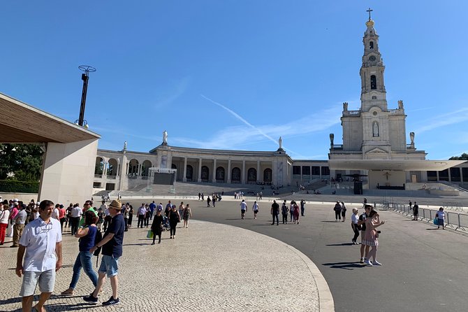 Visit to the Shrine of Fatima on a private half-day tour - Exploring the Pastorinhos House and Lúcia Museum