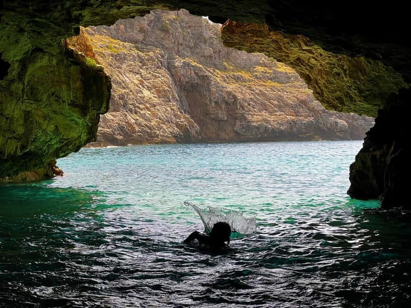 Vlore: Grama Bay & Karaburun Caves 8-Hour Speedboat Tour - Starting Point at Olympia Tiki Bar in Vlore