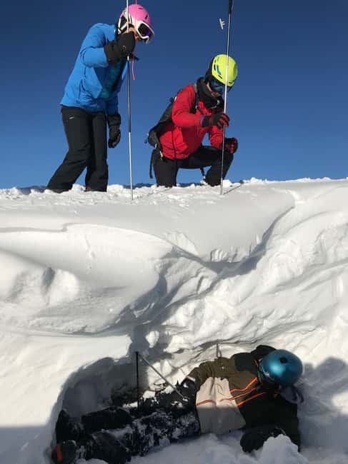 Vorarlberg: Avalanche course including emergency equipment - Learning Avalanche Rescue with Certified Guides