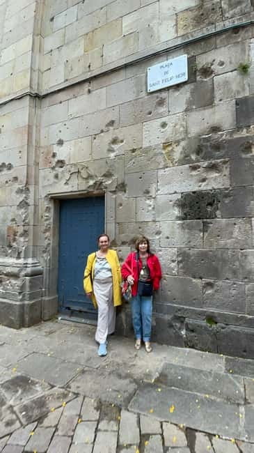 Walking Tour Gothic Quarter & Historic Center of Barcelona - Walking Through the Gothic Quarters Architectural Gems