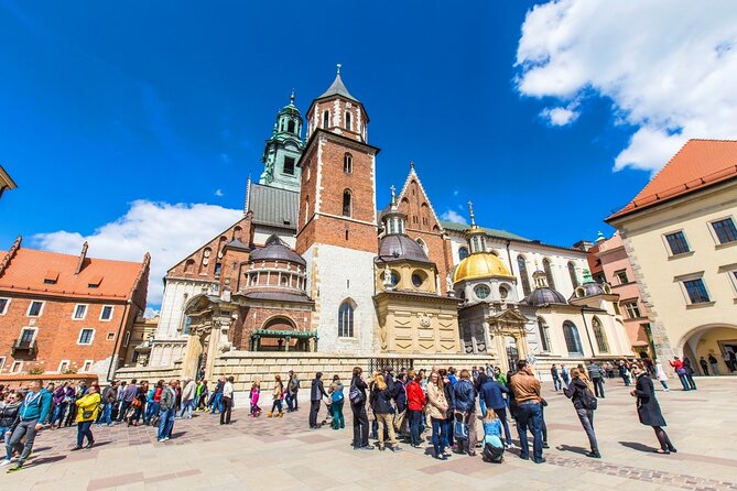 Walking Tour in Iconic Monuments of Krakow Poland - Inside Wawel Royal Castle: A Glimpse into Polish Royalty