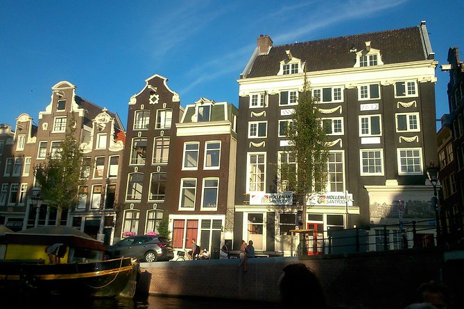 Walking tour of 2 hours of the highlights of Amsterdam - Exploring Nieuwmarkt and Historic Monuments