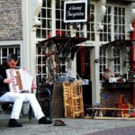 Walking Tour of Delft - The City of Orange and Blue - The Old Church and the Leaning Tower