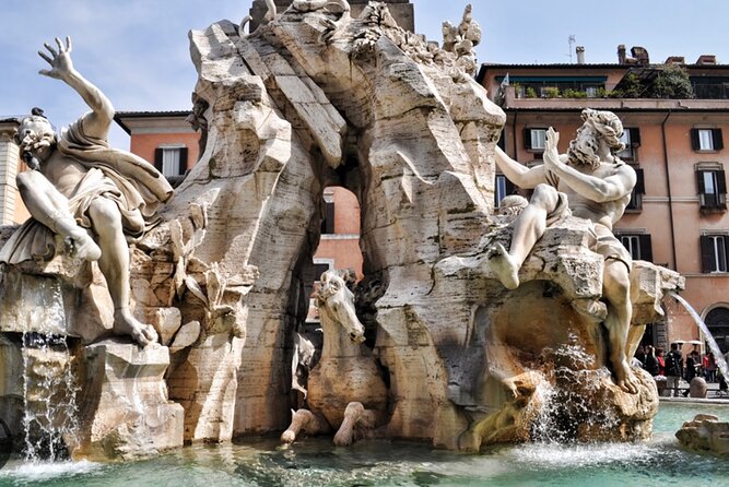 Walking tour of the main squares and fountains of Rome - The Majestic Fountain of the Four Rivers
