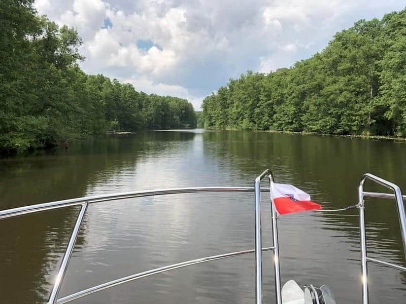 Waren (Müritz): Fun Cruise motor yacht with skipper - 8 hours - Starting Point at Waren’s Maremüritz Marina