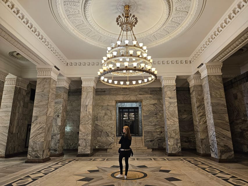 Warsaw: Palace of Culture and Science Guided Tour - The Significance of the Palace of Culture and Science in Warsaw