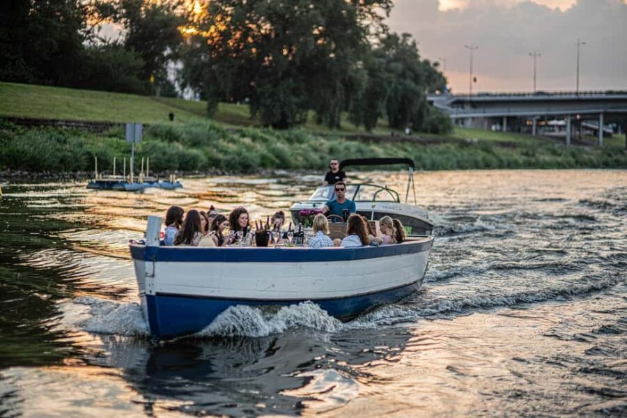 Warsaw: Private Cruise on a wooden boat - max. 12 pax - Starting Point Inside Dworzec Wodny Warszawa