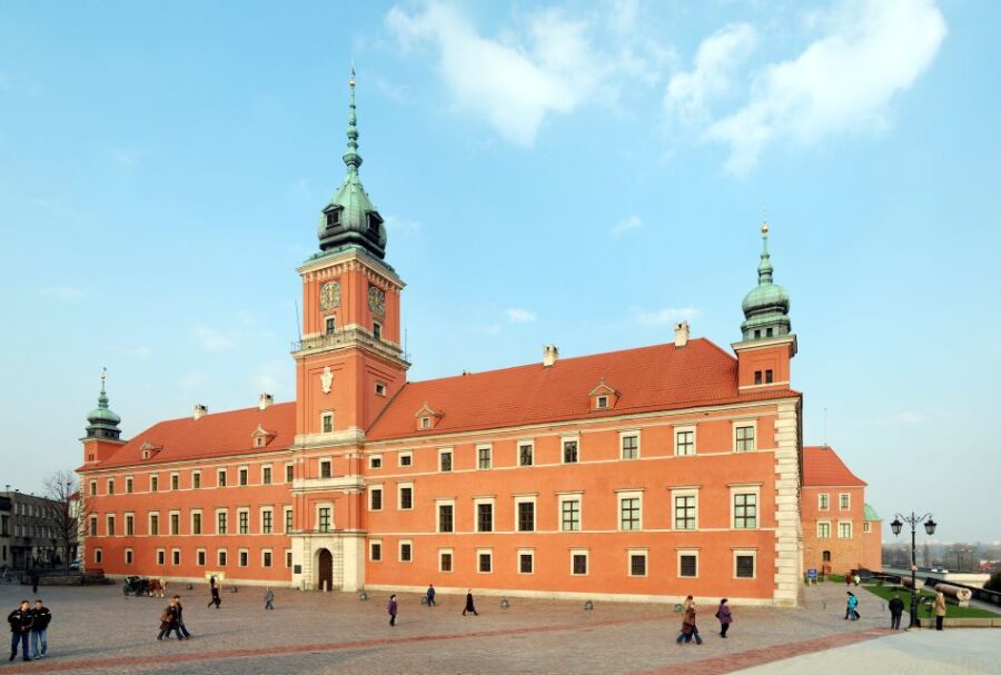 Warsaw: Skip-the-Line Royal Castle Guided Tour - Visiting the Royal Castle in Warsaw: Starting Point and Location