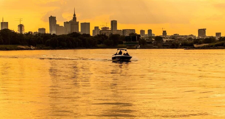Warsaw: Sunset Vistula Cruise - 80s Vibes, Music & Prosecco - The Route: From the Old Town to Siekierkowski Bridge