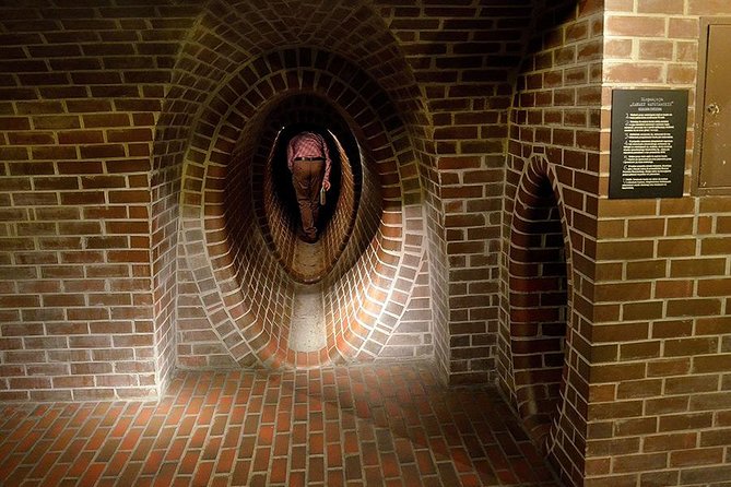 Warsaw Uprising Museum (1944) + POLIN Museum : SMALL GROUP /inc. Pick-up/ - Exploring the POLIN Museum of Polish Jews’ deep historical narrative