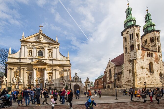 Wawel Castle, Cathedral and Rynek Underground Guided Tour in Krakow - Starting in Krakow’s Old Town: Meeting Point and Departure