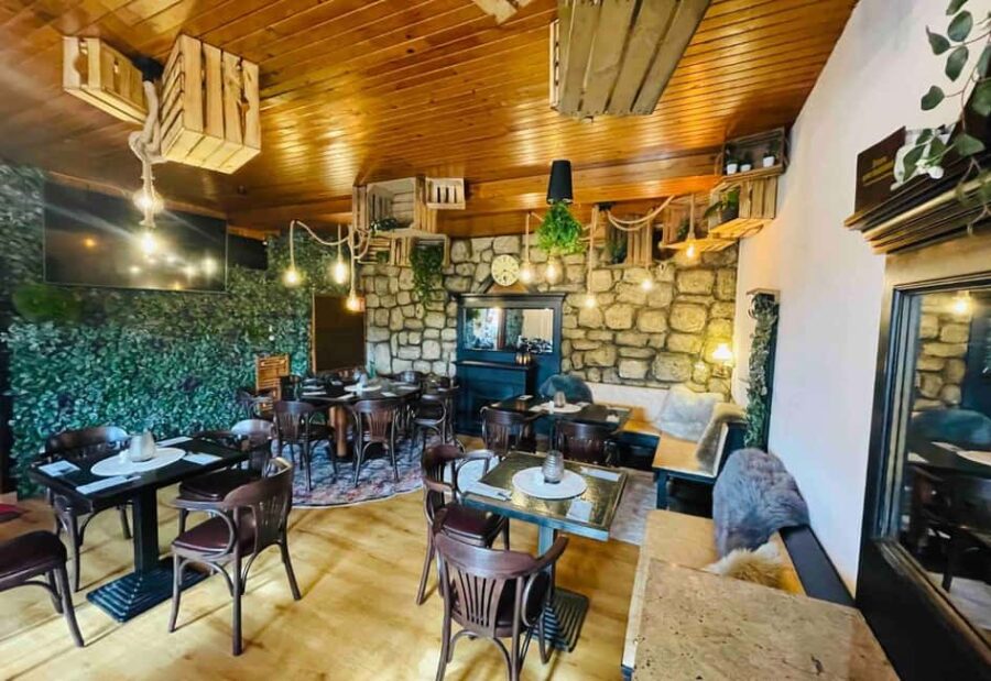 Weimar: The enigmatic food journey, culinary evening, taste adventure - The Cozy Venue at Restaurant "Am Horn" with a Beer Garden