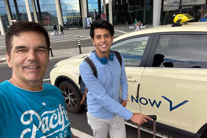 Welcome/Farewell SightseeingTaxi Tour +Transfer from/to the airport - The Reichstag Building and Its Modern Transformation