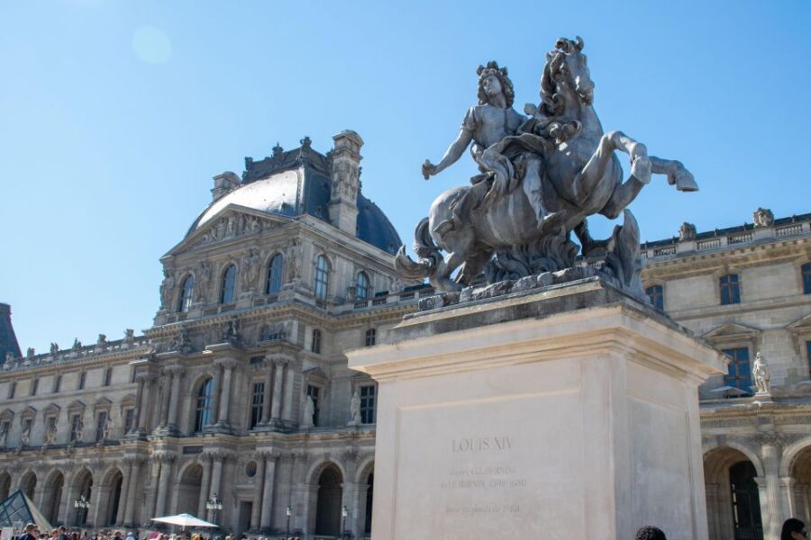Wheelchair-Frendly Private Louvre Tour Stress-Free & Easy - Starting Your Visit: From Hotel Pickups to Meeting Points