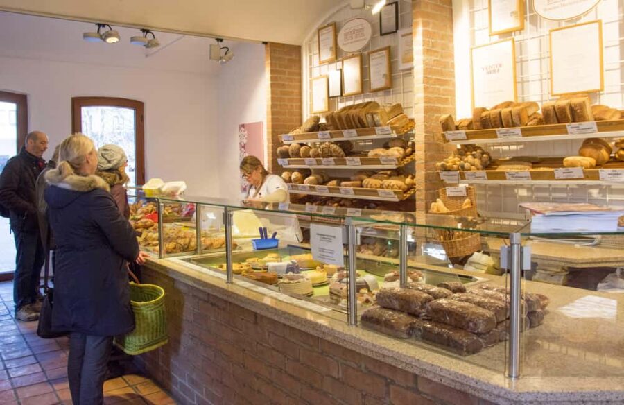 Wiesbaden: Certified organic farm - Domäne Mechtildshausen - What You See During the Estate Tour