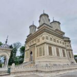 Wild Bears and Dracula Private Day Tour - From Bucharest to Curtea de Arges Monastery