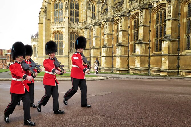 Windsor Castle Half Day Trip from London by Luxury Coach - Highlights Inside Windsor Castle: State Apartments and Queen Mary’s Dollhouse