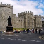 Windsor Castle & Hampton Court Palace, Private Tour Including entry pass - Discovering the Gardens, Maze, and State Rooms at Hampton Court