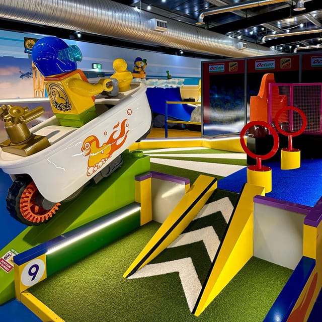 Windsor: LEGOLAND Adventure Golf - The Indoor LEGO® Mini Golf Layout at Windsor