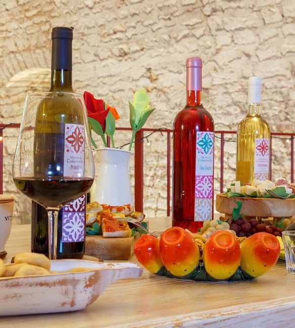 Wine tasting and winery tours - Comparing Similar Experiences in the Region