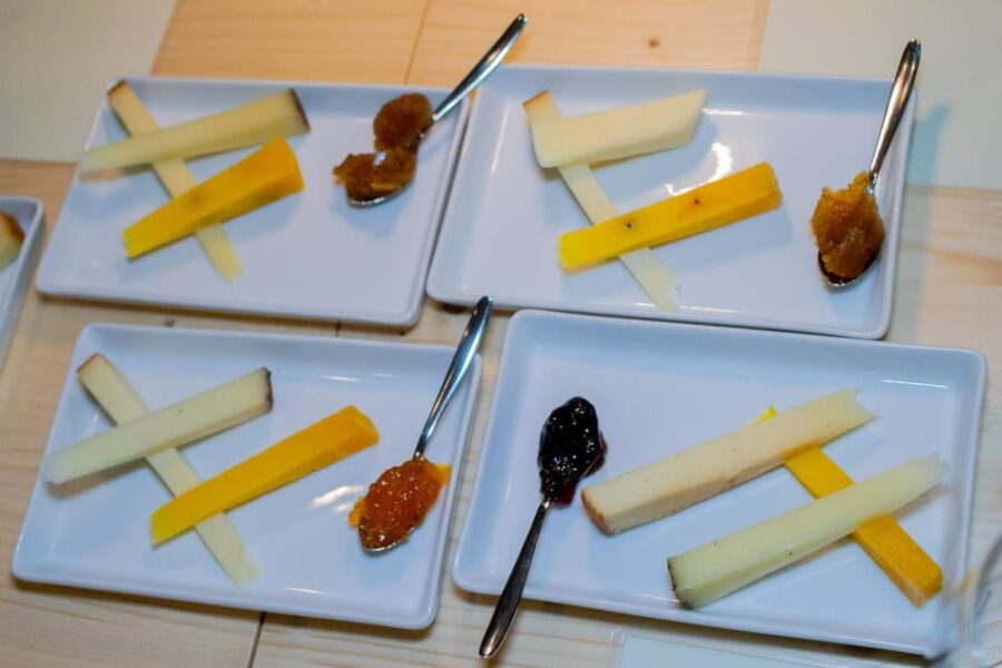 Wine tasting in Catania Historic center - Tasting Options: From Light to Full Experience