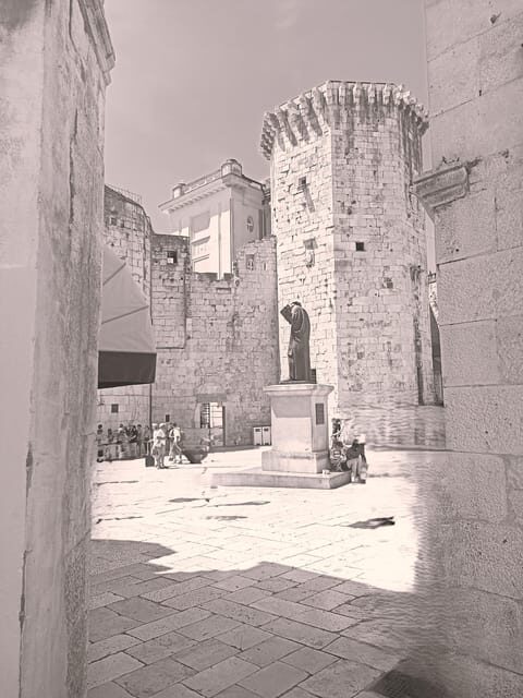 Winter walking tour in Split - Experience Local Vibe and Hidden Corners