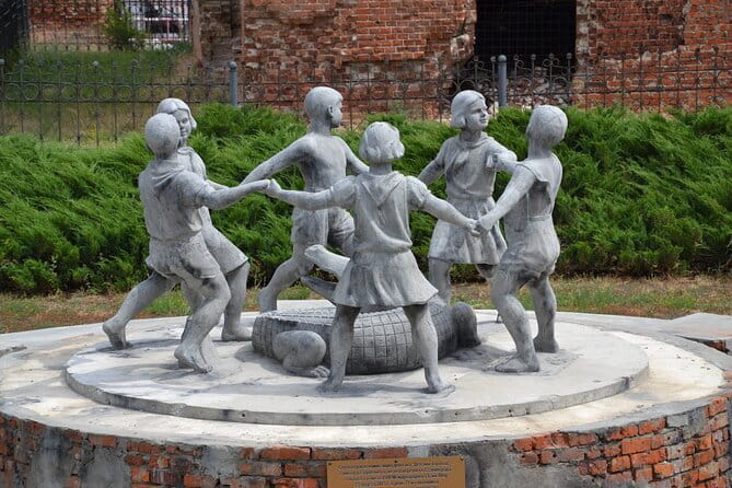 World War II History Private Walking Tour of Florence - Visiting the Platform 16 Holocaust Deportation Memorial