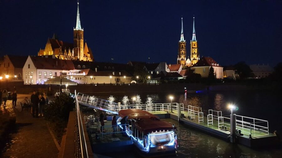 Wrocaw: Old City Night Walk and Gondola Ride - Exploring Wroclaw’s Historic Landmarks on Foot