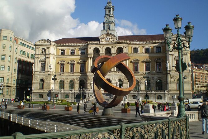 Year of Love in Bilbao: Self-Guided Romantic Puzzle Quest - Visiting the Museo de Bellas Artes in Bilbao