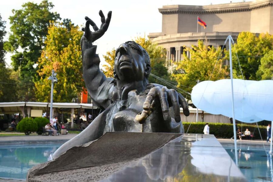 Yerevan: Guided Morning Running Tour with Coffee - Running Past Lovers Park and Northern Avenue