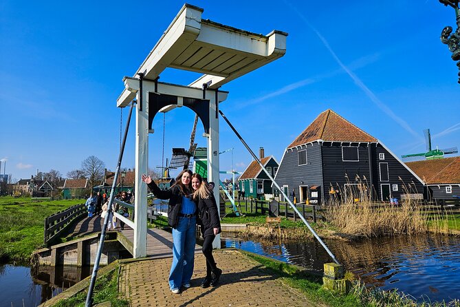 Zaanse Schans Windmills and Cheese Guided Tour from Amsterdam - Cheese Tasting at Catharina Hoeve Cheese Farm