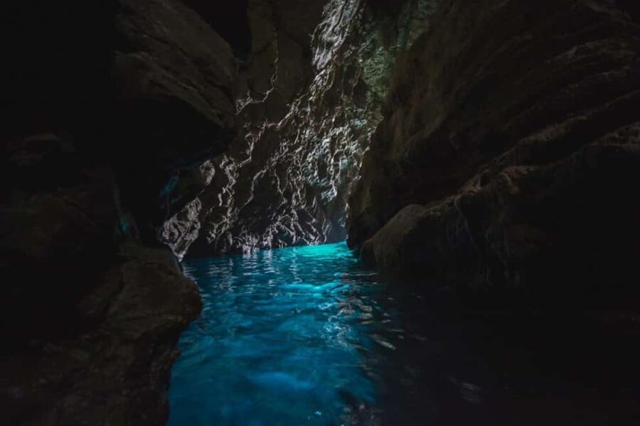 Zadar: Dugi Otok tour to Golubinka Cave, Shipwreck & Sakarun - Veli Rat Lighthouse and Lunch Stop