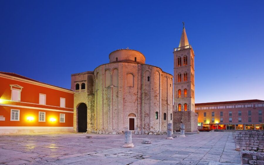 Zadar: Evening Walking Tour of the Old Town - Visiting the Main Historic Landmarks