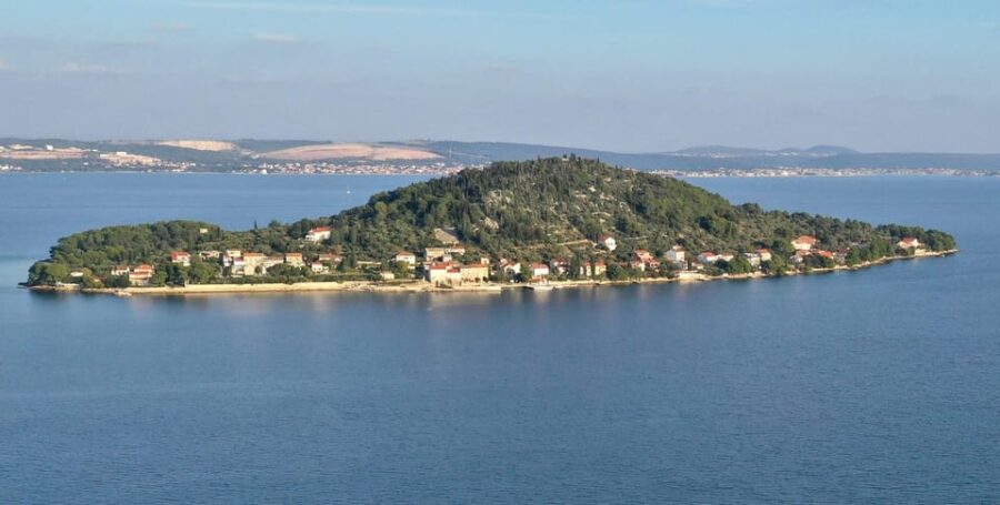 Zadar: Private Boat Tour to Island Ugljan, Galevac, Oljak - Beach Stops: Fnaa Bay, Jaz Beach, and Sabua Bay