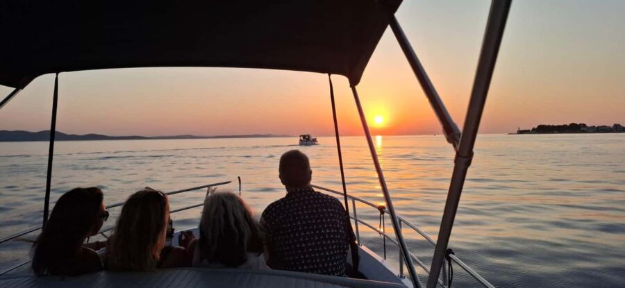 Zadar: Sunset Cruise by Vintage Boat with Wine and Snacks - From Bregdetti Ulica to the Scenic Coastal Route