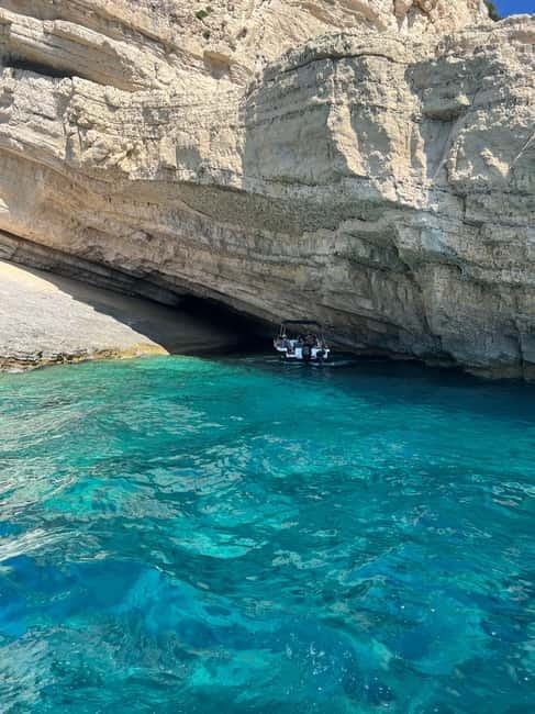 Zakynthos: Turtles, Marathonisi & Keri Caves Speedboat Tour - Exploring Cameo Islet and the Keri Caves