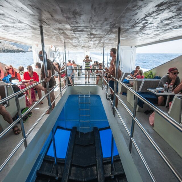 Zakynthos: VIP Cruise around the island by the Royal Yachts - Starting Point at the Main Port of Zakynthos
